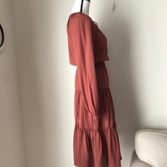 LAST ONE! UO Reese Tiered Smocked Midi Dress - Picture 6 of 7